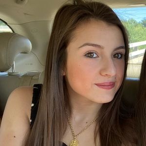 Meet your Posher, Ana